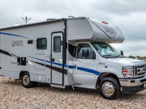 Coachmen Cross Trail XL Mesh Windscreen Sunvisor Coachmen Cross Trail XL Mesh Windscreen Sunvisor