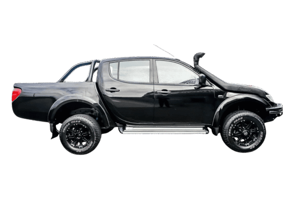 Mitsubishi Triton MN Rear Cab Sunshade Kit - Sunshade